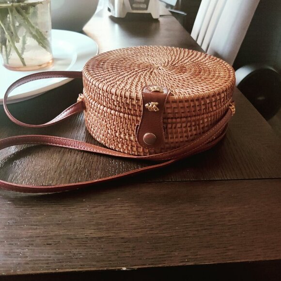 Purse of woven charm in a rich chestnut brown for over the shoulder - Picture 8 of 8